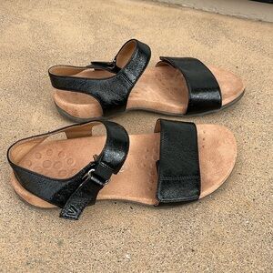 Vionic Marsala Metallic Adjustable Black Sandals Sz 7.5 WIDE Podiatrist Designed